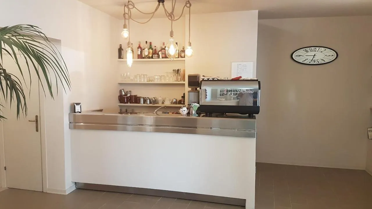 Hotel Ristorante Il Gabbiano Cecina  3*, Cecina (Livorno)